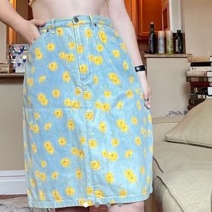 Denim skirt with painted flowers 🌼